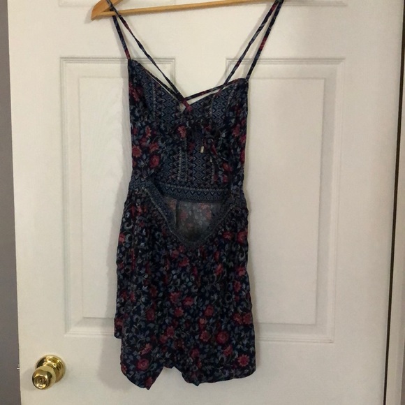 Floral Romper - Picture 4 of 4